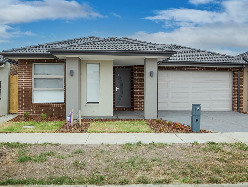 0369- Internet.jpg CROPPED