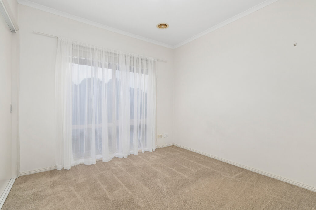 The Crescent 10,100-3