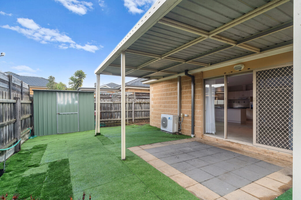 The Crescent 10,100-7