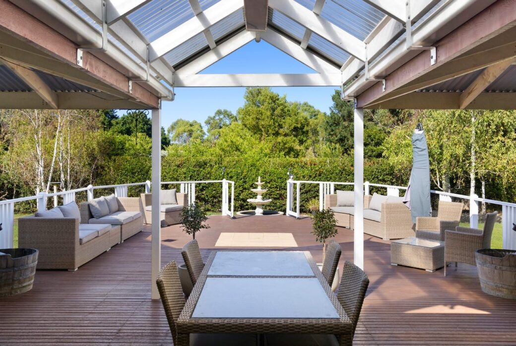 Outdoor entertaining area